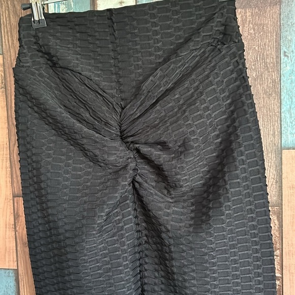 Small black stretchy tick tok leggings - Picture 10 of 11